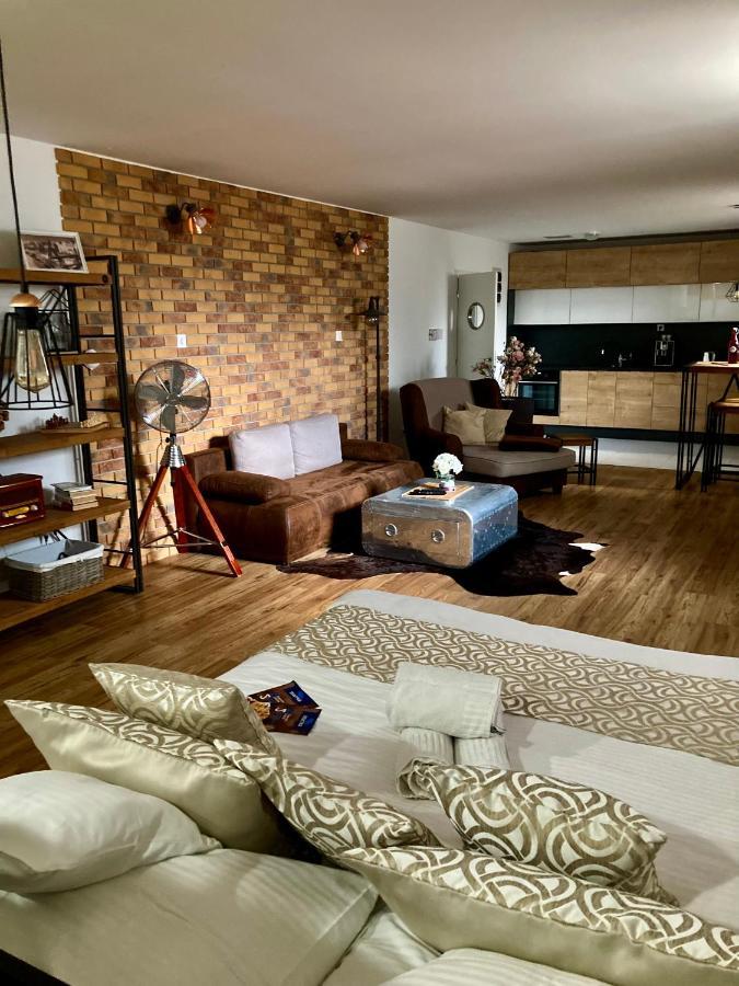 Underground Apartment Bratislava-Nivy Exterior foto