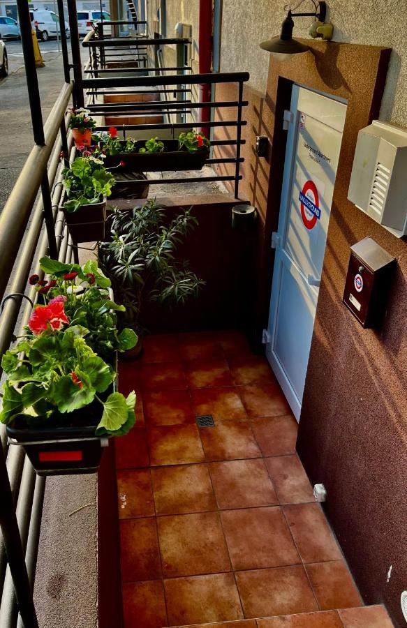 Underground Apartment Bratislava-Nivy Exterior foto